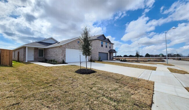 Building Photo - 26819 Feather Reed Dr
