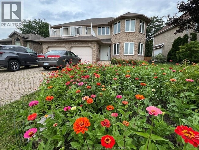 Photo du bâtiment - 4553 Southwood Lakes Blvd