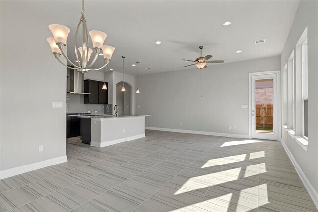 Foto del edificio - 4628 Katherine Dr