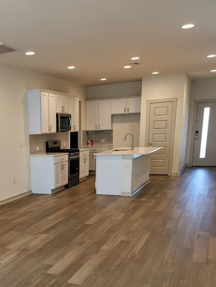 Building Photo - 7705 Jackson Graham Dr