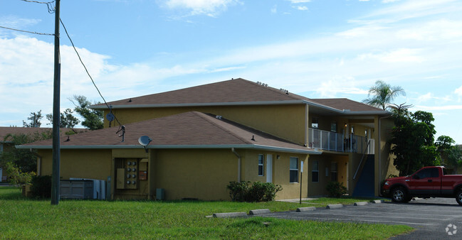 Building Photo - Hemingway Condominium Association