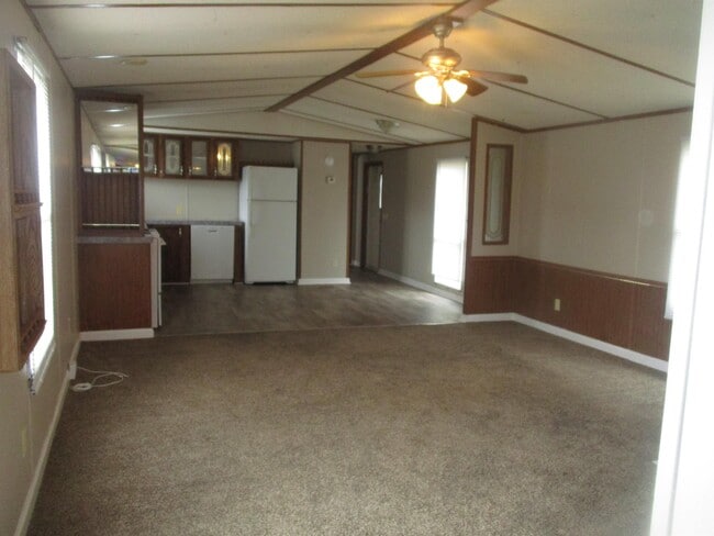 Building Photo - 508 Kayla St