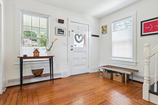 Building Photo - 24 Warren Ave