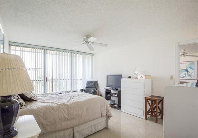 Foto del edificio - 3821 Environ Blvd