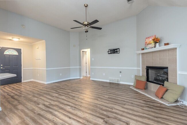 Building Photo - 3418 Broadway St