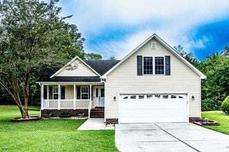 Building Photo - 211 Canterwood Ln