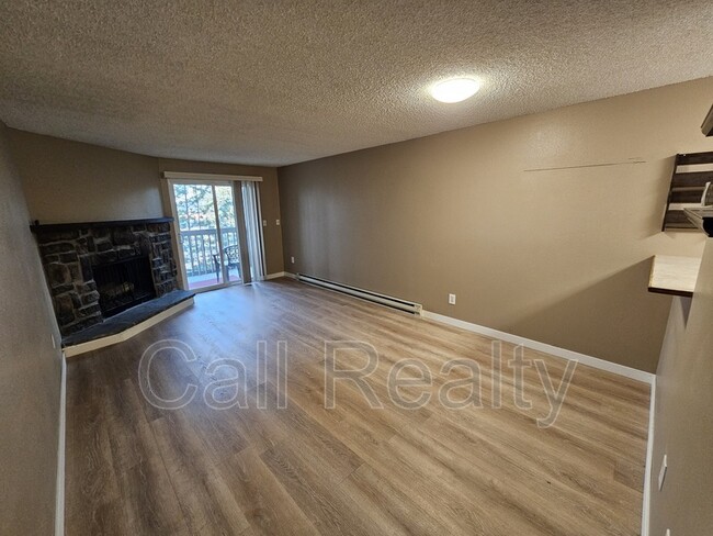 Foto del edificio - 6017 E 6th Ave