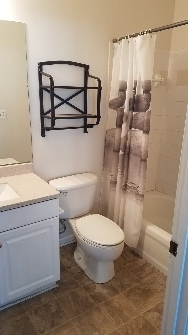 Foto del edificio - 100 Kensington Blvd