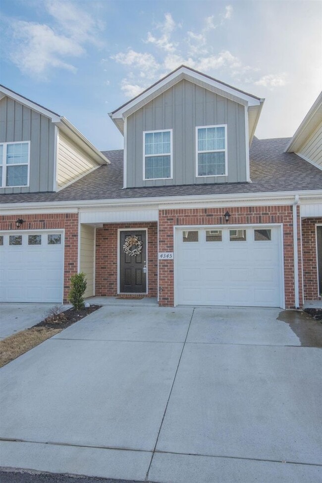 Building Photo - 4345 Aurora Cir