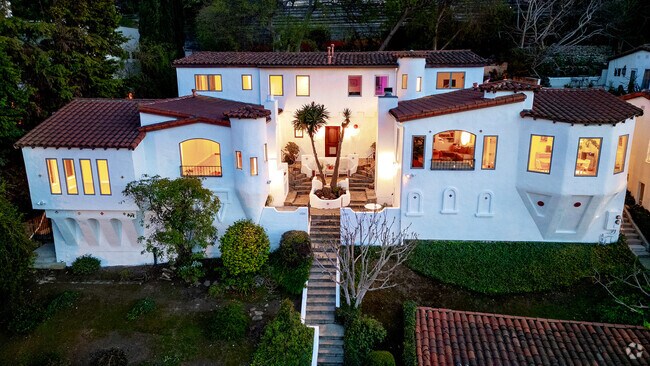 Building Photo - 3702 Arbolada Rd