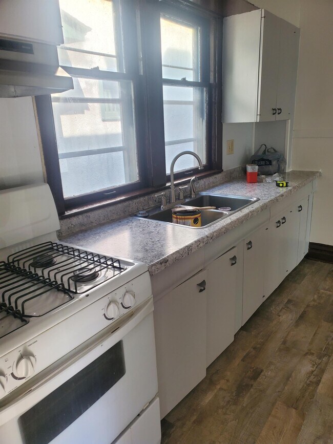 Foto del edificio - 601 W Cedar St