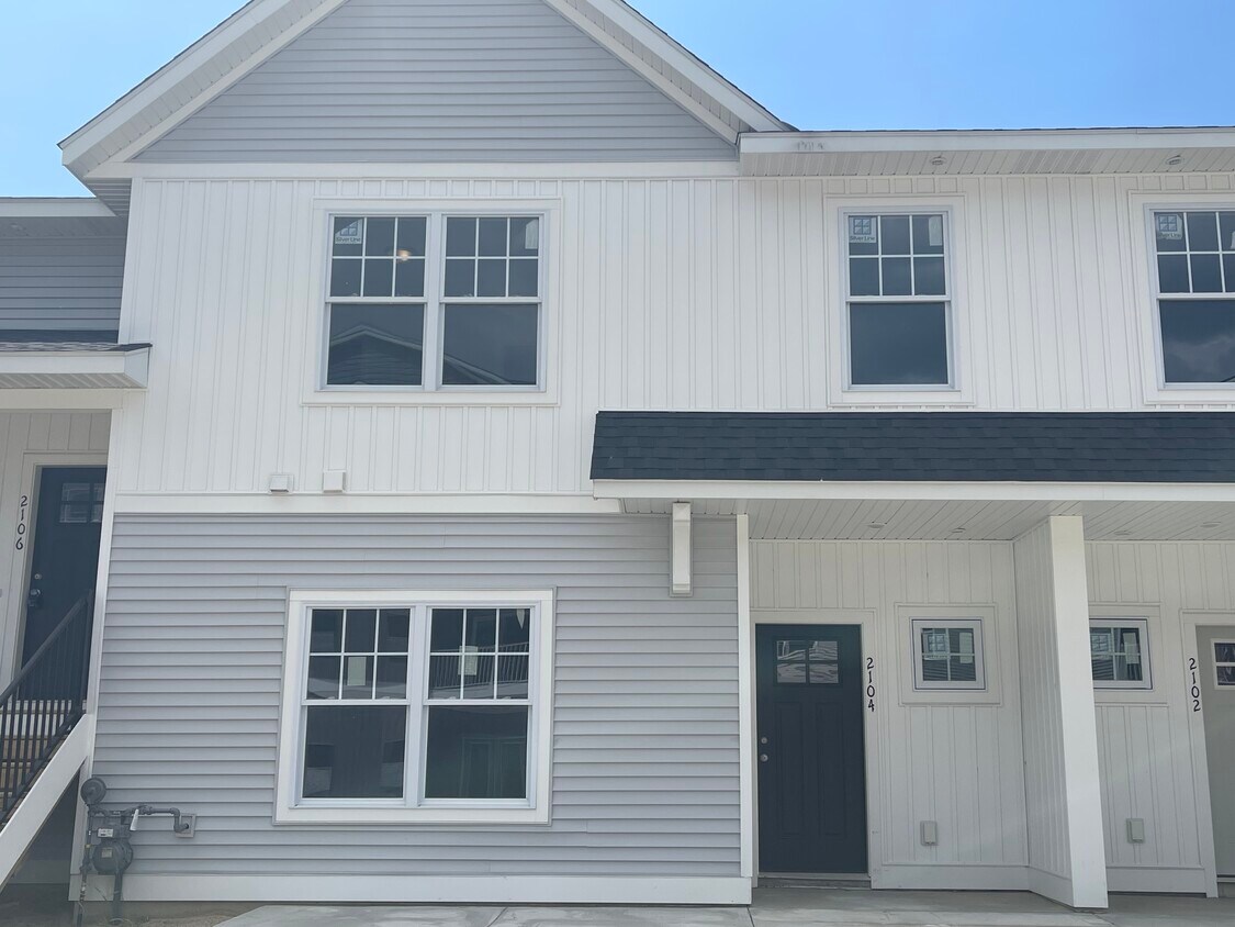 Front - 2104 Sherwood Ave