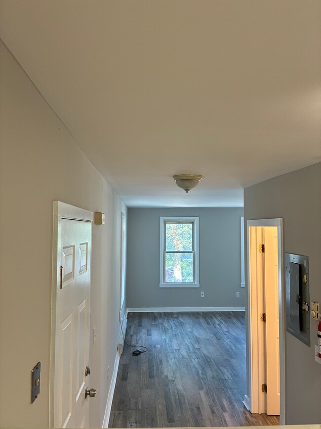Building Photo - 161 Caroline St