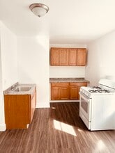 Building Photo - 96-98 Durnan St