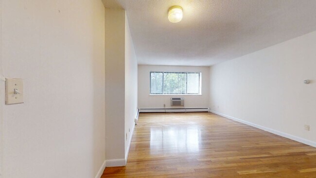 Foto del edificio - 122 Dustin St