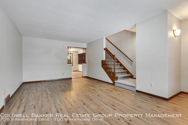 Building Photo - 706 N Hawthorne Dr