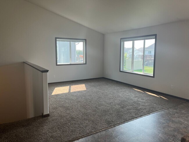 Foto del edificio - 3 Bed 3 Bath Twin Home