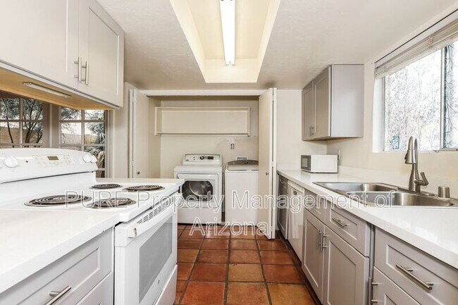 Foto del edificio - 2145 E Rosarita Dr