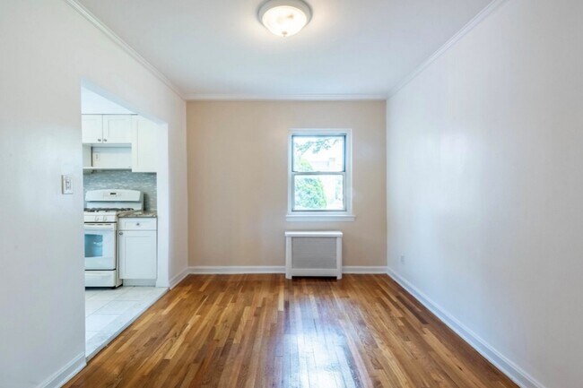 Building Photo - 205-11 35th Ave