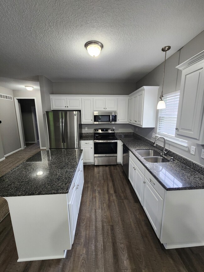 Foto del edificio - 8320 N Nodaway Ave