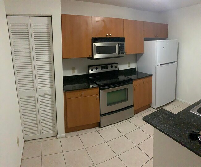 Foto del edificio - 1725 Palm Cove Blvd