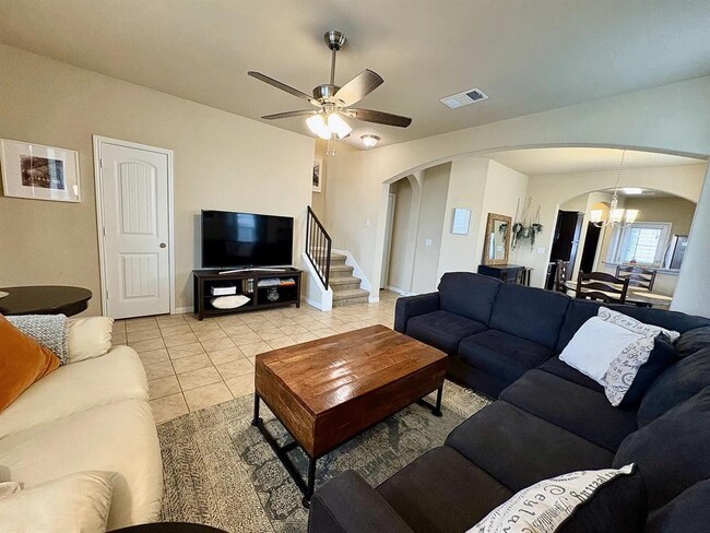 Building Photo - 116 Gates of the Arctic Ave