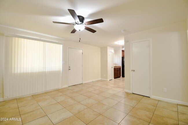 Foto del edificio - 4423 N 13th Pl