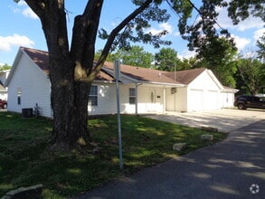 Building Photo - 408 Lindy Ln