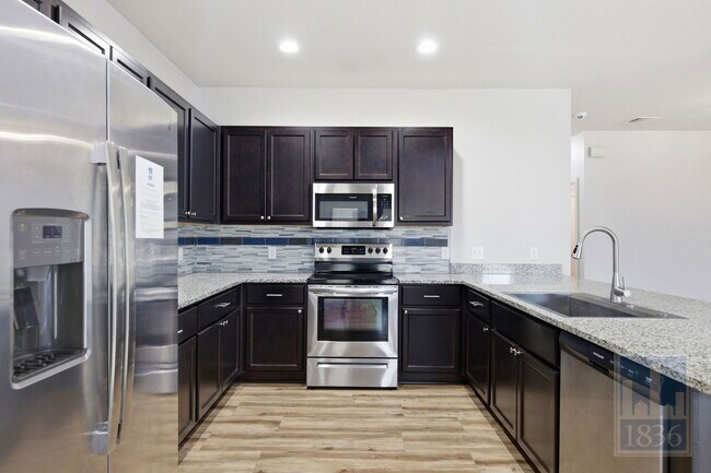 Foto del edificio - 617 Independence Ave