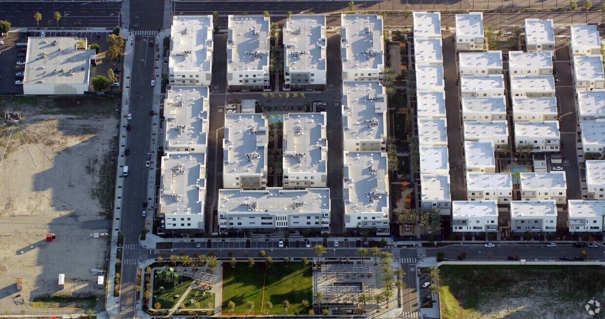 ATown Townhomes Townhomes for Rent Anaheim, CA