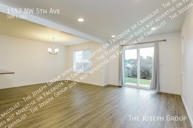 Building Photo - 1557 NW 5th Ave