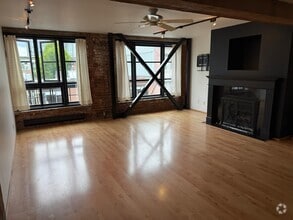 Building Photo - 1066 Hamilton St