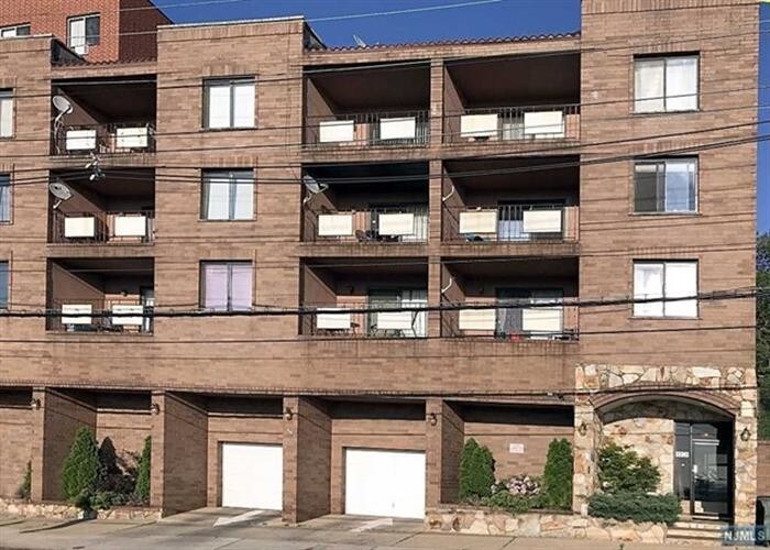 1906 Paterson Plank Rd Unit 3A, North Bergen, NJ 07047 Room for Rent