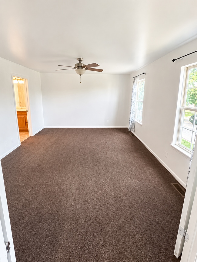 Building Photo - 22259 W Niagara Ct