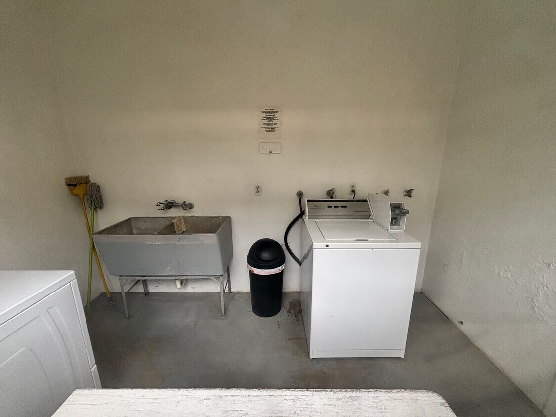 Foto del edificio - 2 bedrooms 1 bath apartment in Chula Vista
