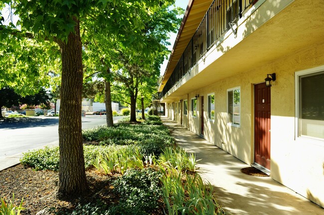 Interior Photo - 7th Street Manor