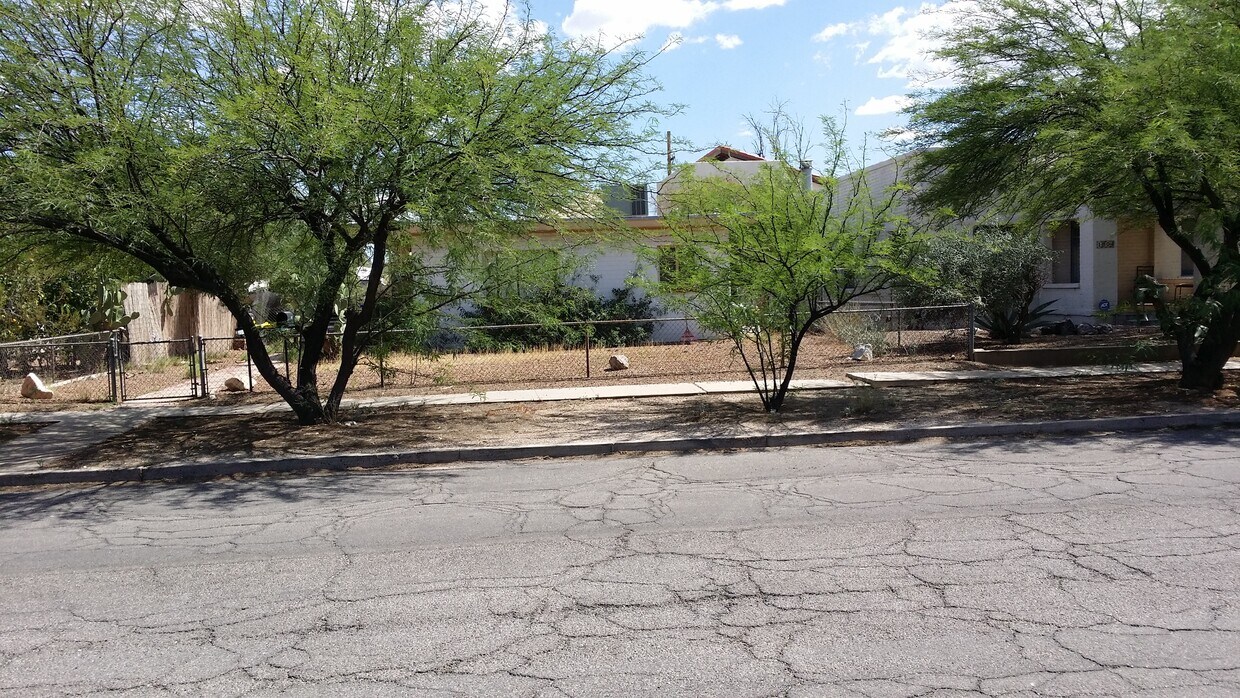 Foto principal - 1810 E 7th St