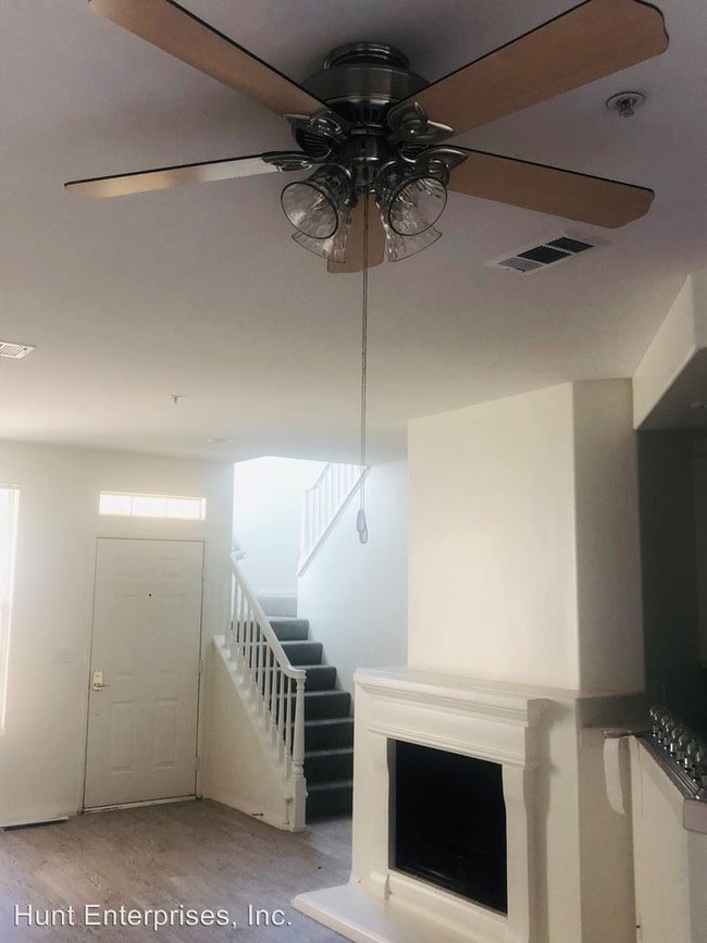 Foto del edificio - 429 Summerfield Cir