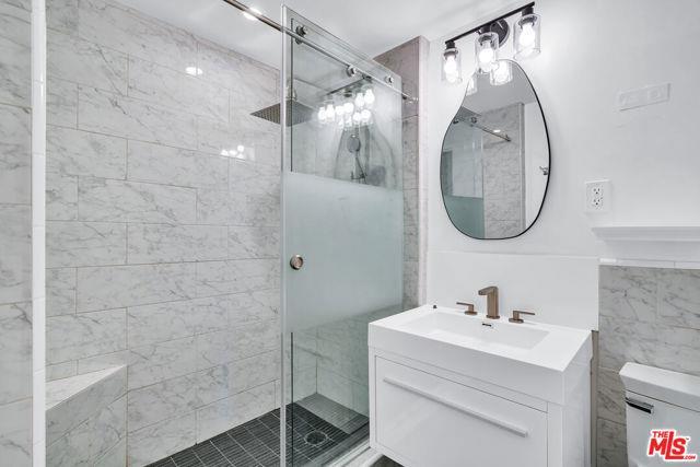 Foto del edificio - 865 Comstock Ave