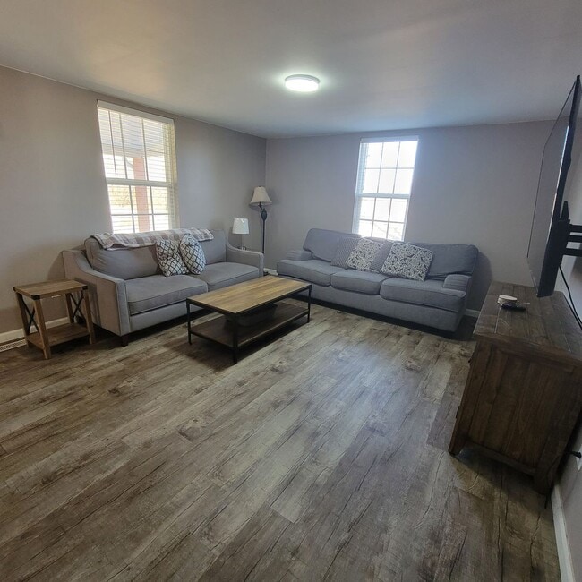 Foto del edificio - 4 Bed, 2 Bath Home for Lease-Furnished-Sparta,TN