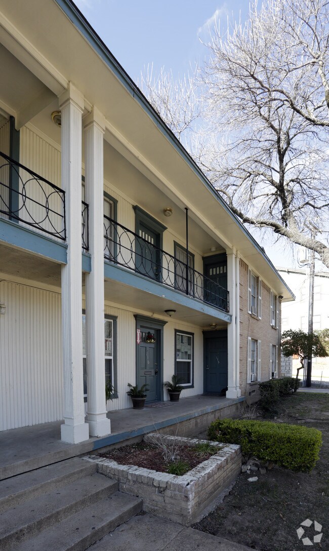 Briarcliff Manor Apartments Dallas, TX