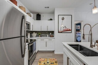 Aventura Clear Creek photo'