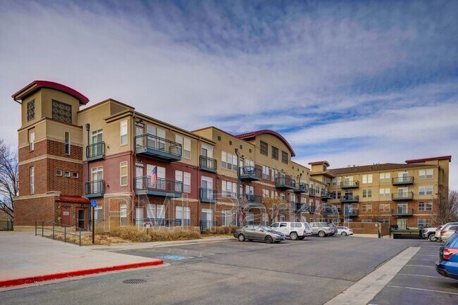 Building Photo - 10184 Park Meadows Dr