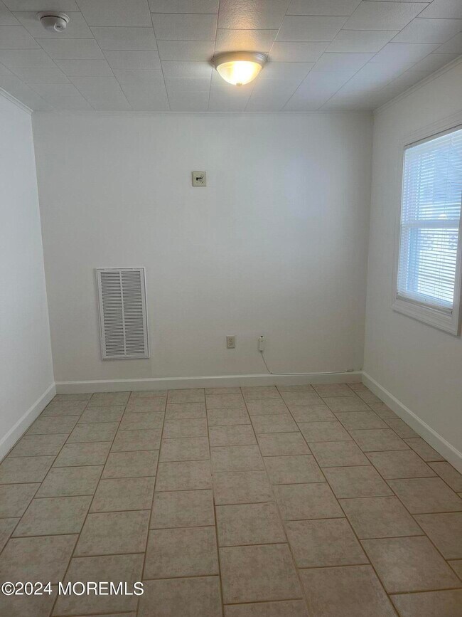 Building Photo - 205 Sampson Ave