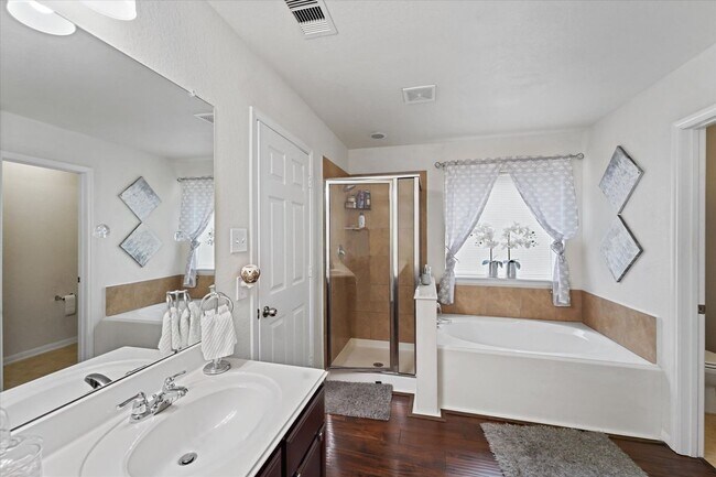 Foto del edificio - 18523 Windy Stone Dr