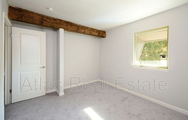 Building Photo - 4491 Driftwood Pl