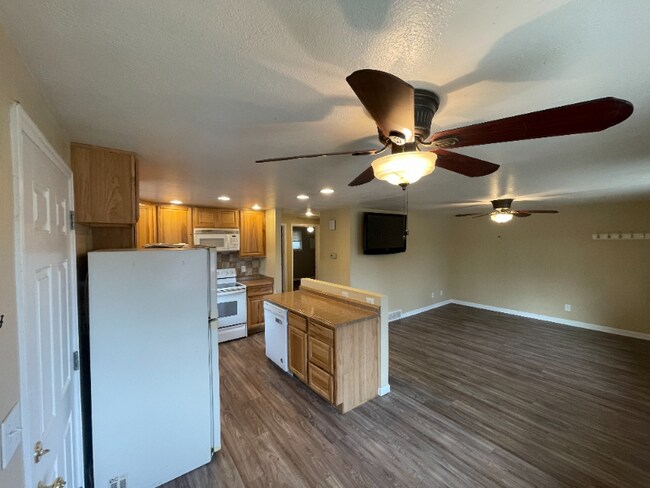 Foto del edificio - 1075 Winona Dr