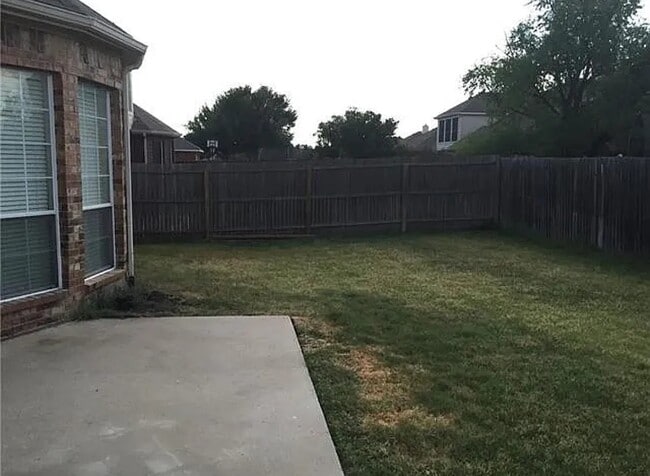 Photo - 2525 Persimmon Dr House