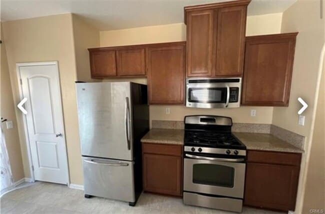 Building Photo - Charming Cul-De-Sac Home with Dual Primary...