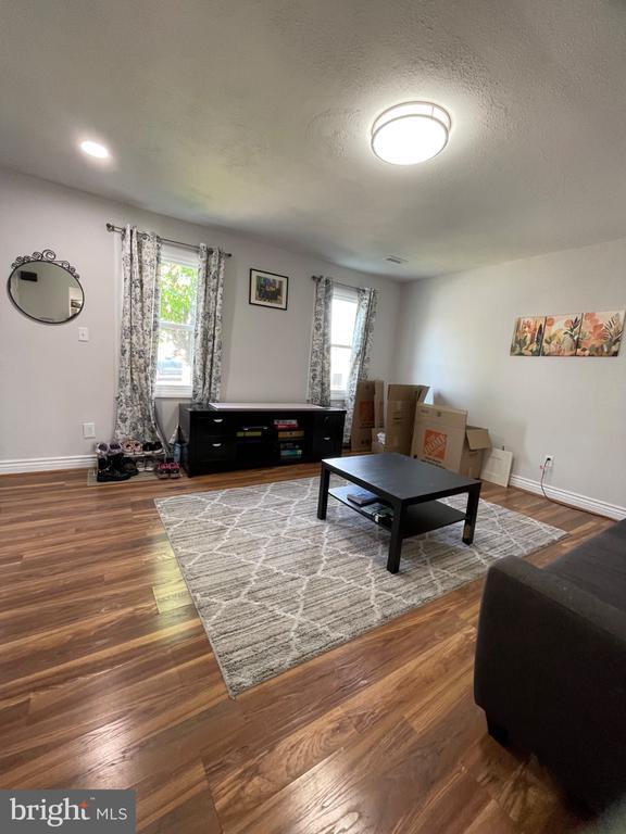 Building Photo - 5202 Magnolia Pl